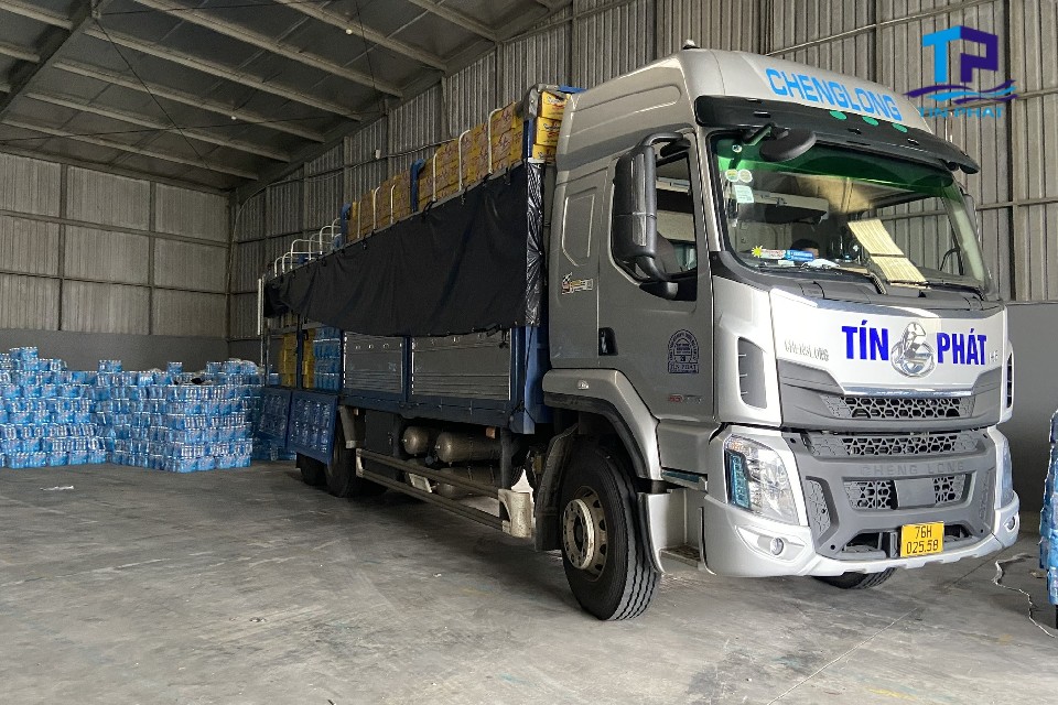 Đội xe tăng bo trung chuyển