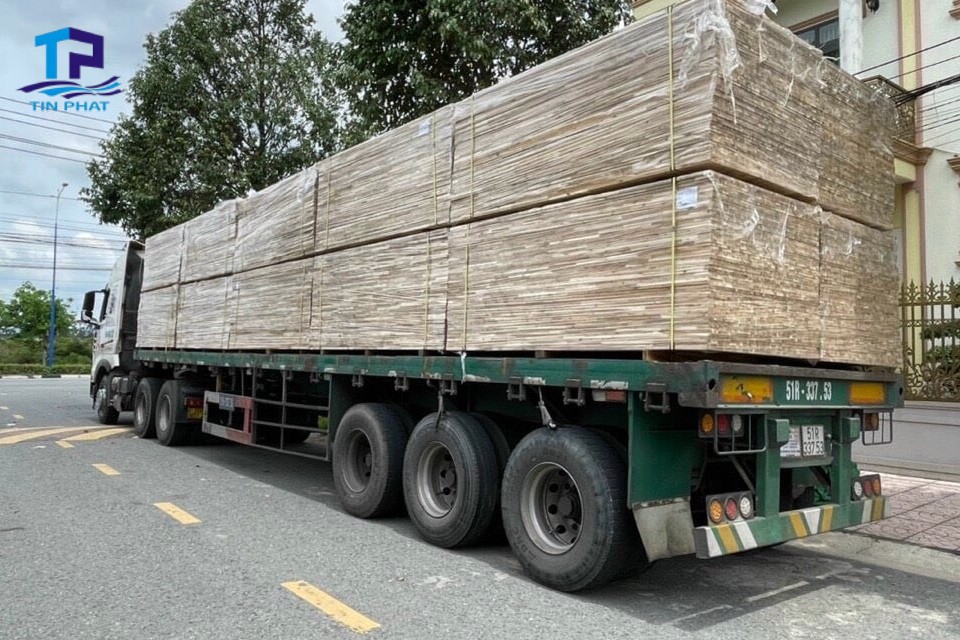 Vận Chuyển Hàng Kiện Gỗ Tại chành xe Bình Phước