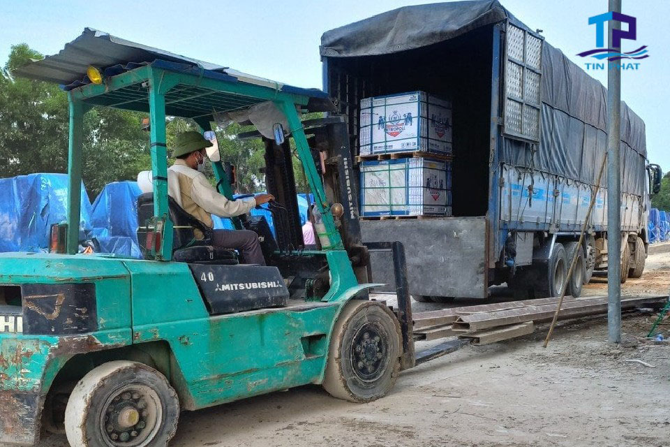 Nên tìm hiểu kỹ dịch vụ và chọn đơn vị cho thuê xe tải uy tín 