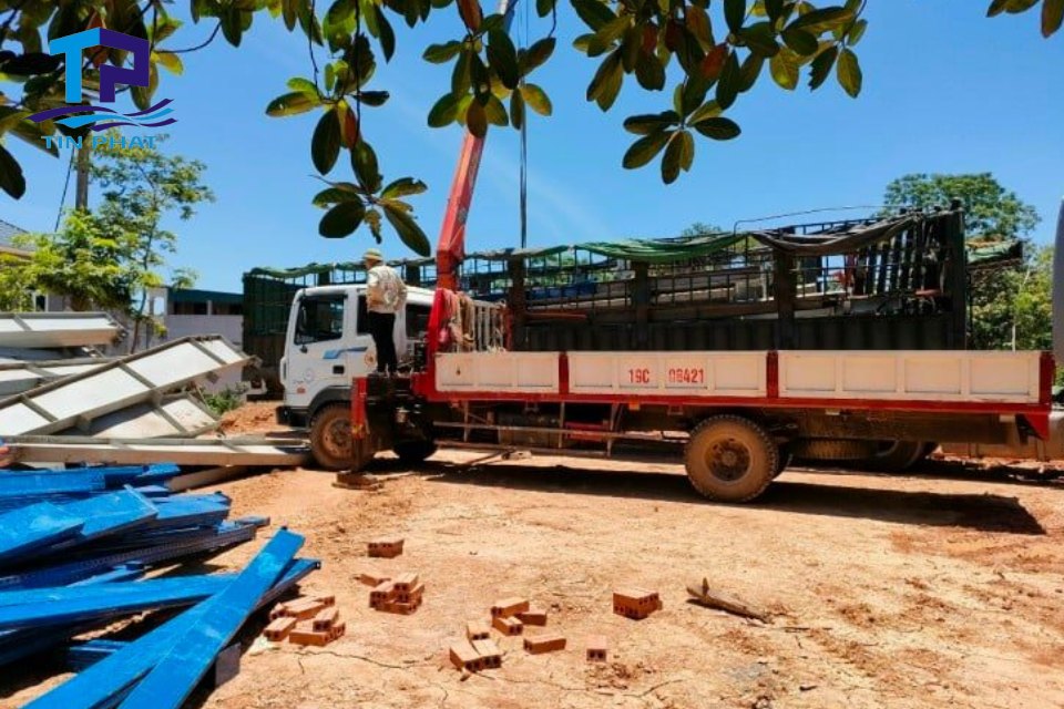 Chúng tôi có nhiều xe tải đời mới, hiện đại, sẵn sàng phục vụ trong vòng 30 phút