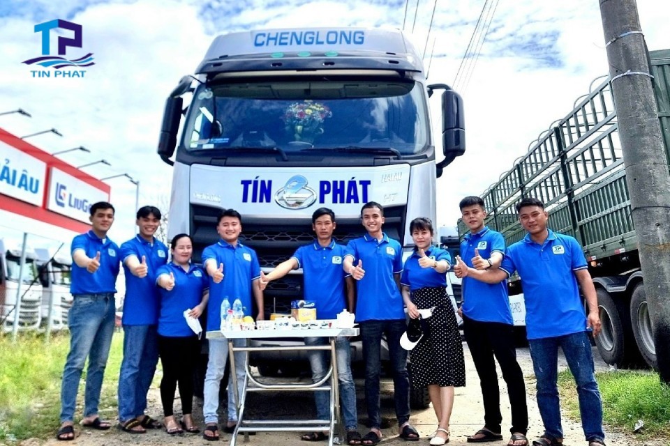 Chúng tôi luôn sẵn sàng hỗ trợ bạn với dịch vụ vận chuyển nhanh chóng, an toàn và tiết kiệm