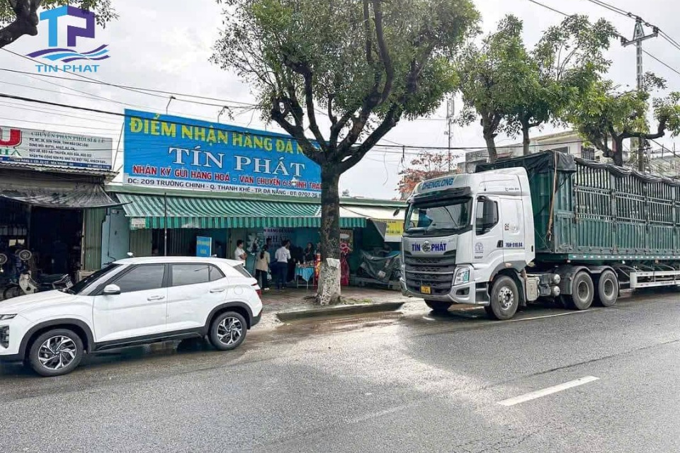 Điểm nhận hàng của nhà xe Tín Phát 