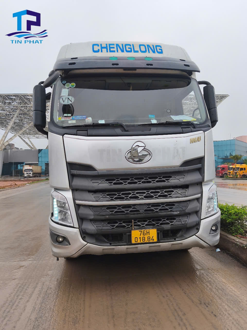 Giá cước bốc hàng ngược: Chỉ bằng 50% cước chuyến đ