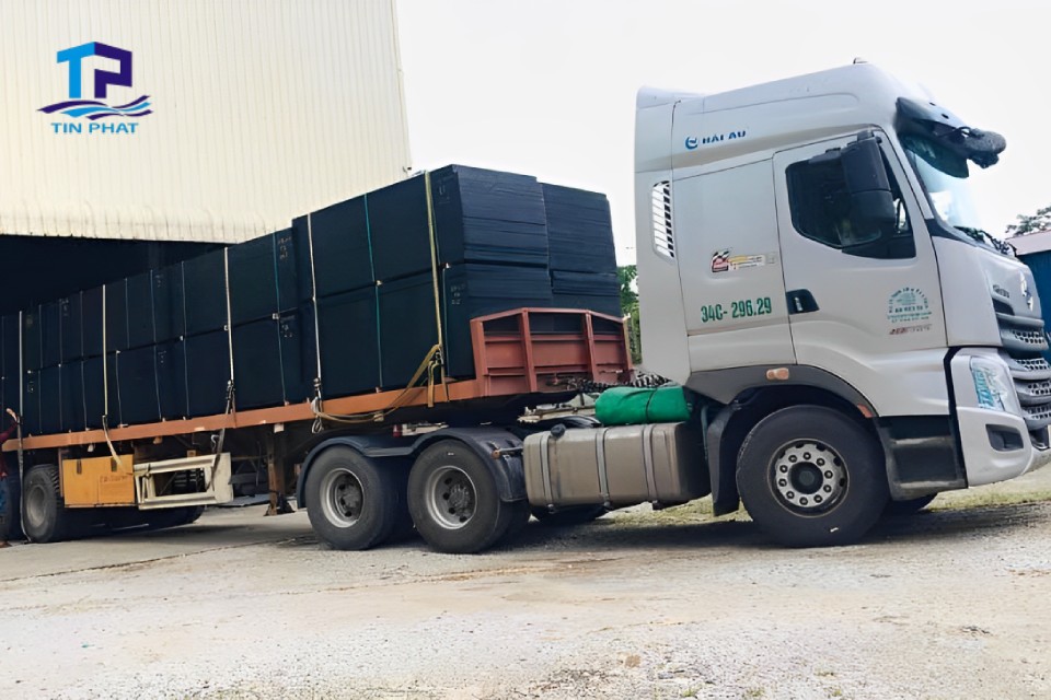 Lưu ý cần nắm vững khi bốc xếp hàng container
