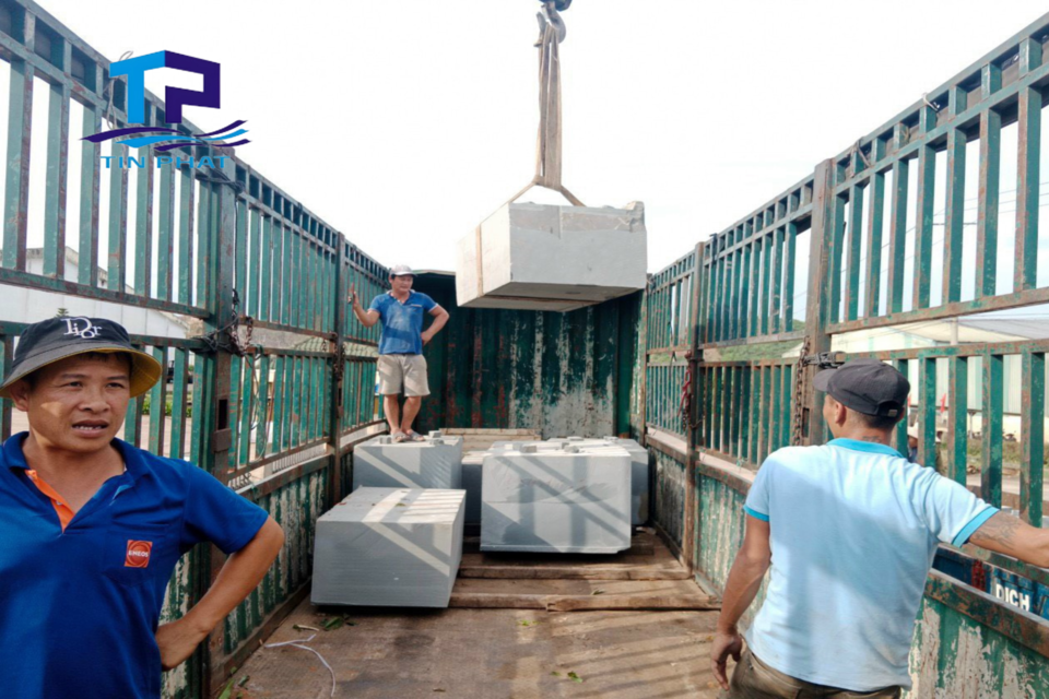 Vận Tải Tín Phát cung cấp nhiều loại hình vận chuyển qua chành xe đi Khánh Hòa.