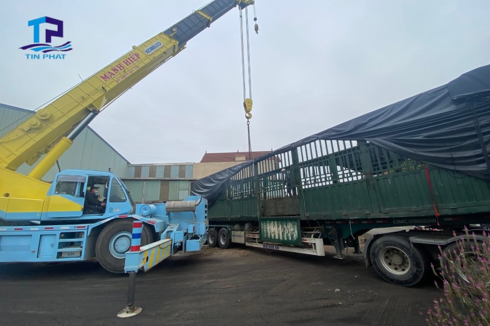 Vận Tải Tín Phát cung cấp dịch vụ chành xe đi Khánh Hòa đa dạng, từ hàng lẻ, hàng ghép đến hàng nguyên xe.