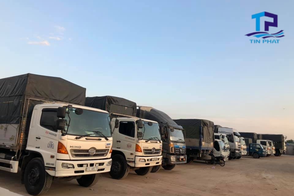 Dịch vụ cho thuê xe tải tại Tín Phát có hợp đồng rõ ràng, đầy đủ giấy tờ pháp lý, dàn xe đa dạng, giá thuê hợp lý Dịch vụ cho thuê xe tải tại Tín Phát có hợp đồng rõ ràng, đầy đủ giấy tờ pháp lý, dàn xe đa dạng, giá thuê hợp lý