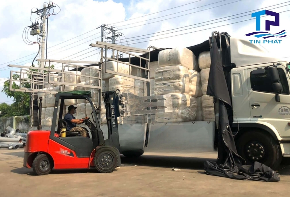 Hình ảnh thực tế xe tải chở hàng Quận Đống Đa Hình ảnh thực tế xe tải chở hàng Quận Đống Đa